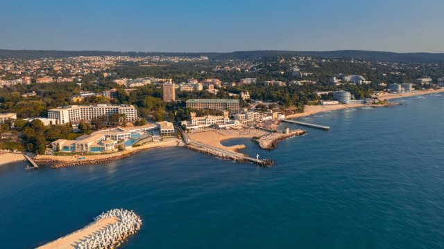 Снимка: &quot;Св. св. Константин и Елена&quot;