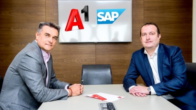 <p>
	&nbsp;Александър Димитров, главен изпълнителен директор на А1 България (<em>вляво) </em>и Радомир Миланов, изпълнителен директор на SAP България <em>(вдясно). Снимка: А1</em></p>
