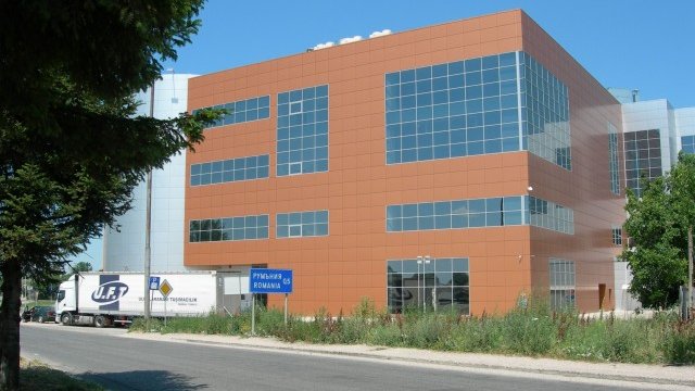 <p>
	Сградата на Мол Дунав е напълно завършена, но откриването на грандиозния проект беше отложено.<em> Снимка: Деян Йорданов</em></p>
