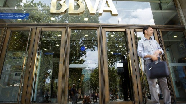 <p>
	BBVA се спряга сред "кандидатите" за сливане с Bankia. <em>Снимка: Ройтерс</em></p>
