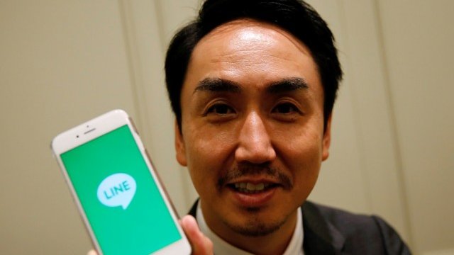 <p>
	Главният изпълнителен директор на Line Такеши Идезава. <em>Снимка: архив Ройтерс</em></p>
