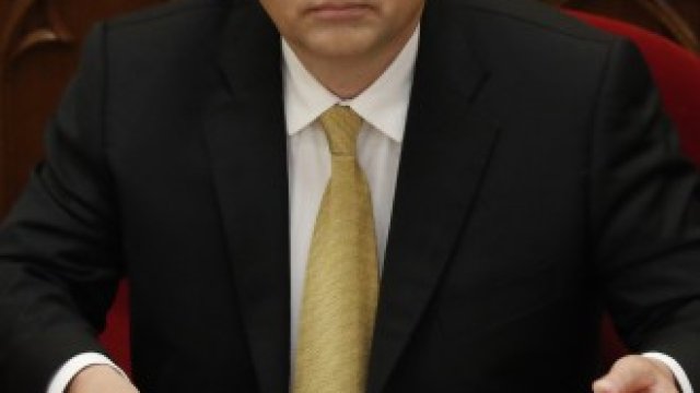 <p>
	Виктор Орбан при полагането на клетва пред парламента в Будапеща.&nbsp;<em>Снимка: Архив Ройтерс</em></p>
