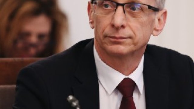 <p>
	Министърът на образованието Николай Денков.&nbsp;<em>Снимка: Зара Русева, БГНЕС</em></p>
