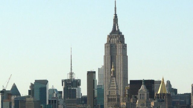 <p>
	Empire State Building. <em>Снимка: b00nj. Лиценз:<a href="http://creativecommons.org/" target="_blank"><strong> Creative Commons</strong></a></em></p>
