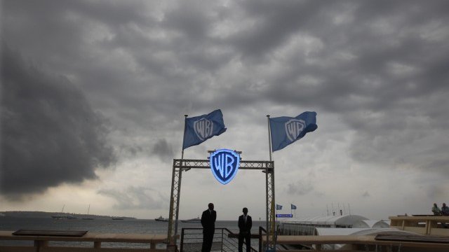 <p>
	Намалява броят на продуцентите, които подписват нови договори със студиата, а малкото, които имат това щастие, са с различен профил. <em>Снимка: Ройтерс</em></p>
