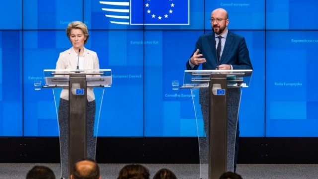 <p>
	Председателите на Европейската комисия и Европейския съвет Урсула фон дер Лайен и Шарл Мишел. <em>Снимка: Bloomberg</em></p>
