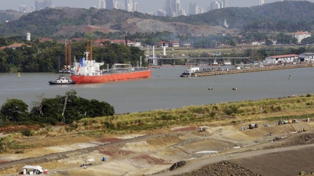 <p style="text-align: justify;">
	Работата по разширяването на стойност 3,2 млрд. долара започна през 2009 г. <em>Снимка: Ройтерс</em></p>
