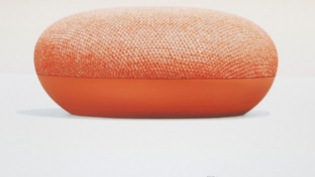 <p>
	Google Home Mini. <em>Снимка: Архив Ройтерс</em></p>
