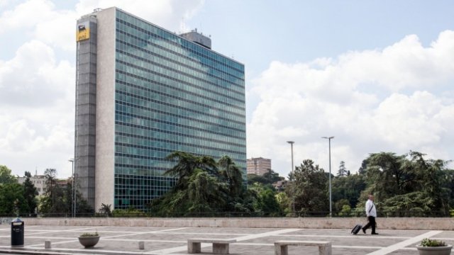<p>
	Централният офис на Eni в Рим. <em>Снимка: Bloomberg</em></p>
