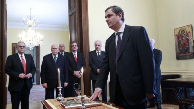 <p>
	Филипос Сахинидис се заклева като министър на финансите на Гърция. Снимка: Ройтерс</p>
