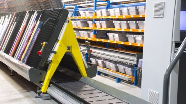 <p>
	Автоматизирана складова система KNAPP в склад на &quot;Софарма Трейдинг&quot; АД Снимка: Дружеството</p>
