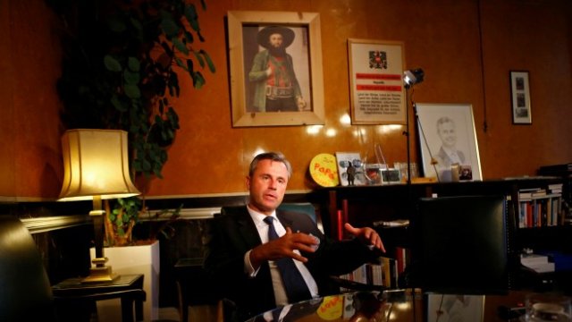 <p>
	Норберт Хофер, снимка: Ройтерс</p>
