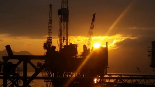 <p>
	Платформата на Energean край о. Тасос. Снимка:<em> Energean</em></p>
