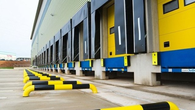 <p>
	Логистичен комплекс в Нюкасъл. <em>Снимка: Helios Properties</em></p>
