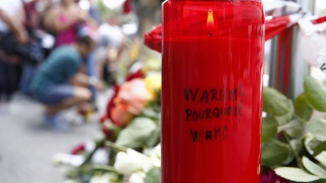 <p>
	В германската провинция Бавария днес е обявен ден на траур в памет на жертвите. <em>Снимка: Ройтерс</em></p>
