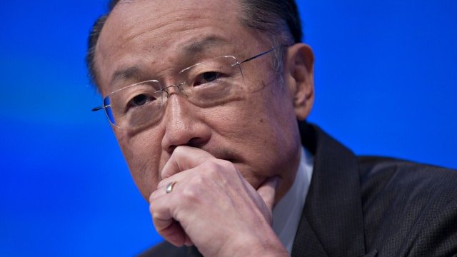 <p>
	Джим Йонг Ким, президент на Световната банка. <em>Снимка: Andrew Harrer/Bloomberg</em></p>
