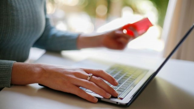 Дистанционната работа ще продължи, смятат от Adecco