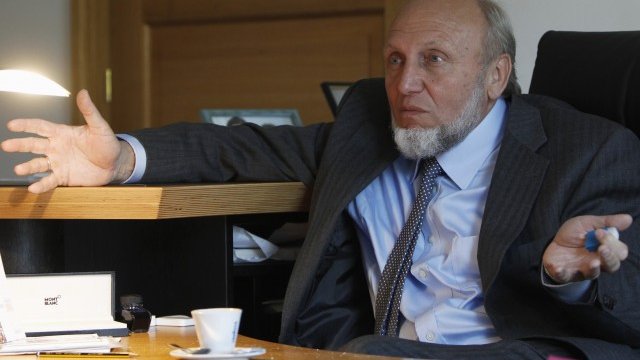 <p>
	Зин:&nbsp;Една еврозона, в която може само да се влиза, но не може да се излиза, е затвор. <em>Снимка: архив Ройтерс</em></p>
