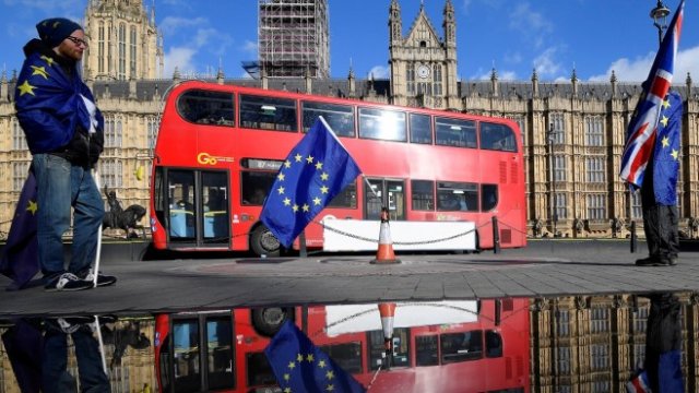 <p>
	<em>Протестиращи срещу Brexit в Лондон. Снимка: Ройтерс</em></p>
