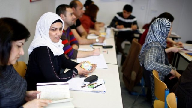 <p>
	Училище за имигранти в Германия. <em>Снимка: Архив Ройтерс</em></p>
