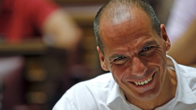 <p>
	Варуфакис: Гърция трябваше да бъде жертвана, за да се дисциплинират държавите членки, които се противопоставят на специалния план на Шойлбе за преструктуриране на еврозоната. <em>Снимка: Ройтерс</em></p>
