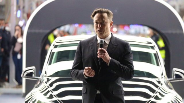 <p>
	Мъск по време на откриването на фабриката в Берлин<em>. Снимка: EPA/CHRISTIAN MARQUARDT / POOL</em></p>
<p>
	&nbsp;</p>
