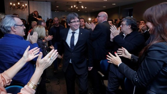 <p>
	Карлес Пучдемон при стартирането на предизборната му кампания. <em>Снимка: Ройтерс</em></p>
