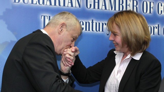 <p>
	<em>Кметът на София Йорданка Фандъкова и кметът на Букурещ Сорин Опреску</em>.&nbsp; Снимка: <em>БТА</em></p>
