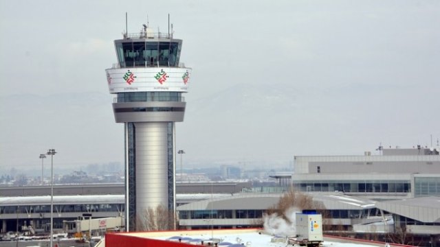 <p>
	Кулата на РВД вече е брандирана с логото на българското председателство на Съвета на ЕС. <em>Снимка: ДП РВД.&nbsp;</em></p>
