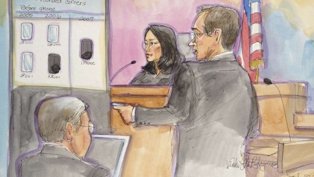 <p>
	Делото между Apple и Samsung е един от най-интересните патентни спорове. <em>Илюстрация: Ройтерс</em></p>
