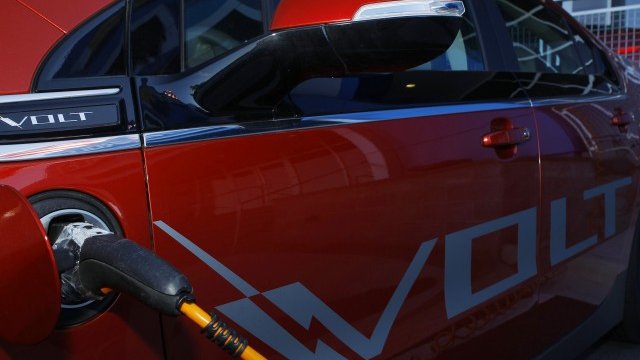 <p>
	Chevrolet&nbsp;Volt e най-продаваният електрически автомобил в САЩ. <em>Снимка: Ройтерс</em></p>
