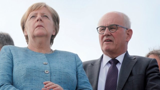 <p>
	Ангела Меркел и Фолкер Каудер <em>Снимка: Архив Ройтерс</em></p>
