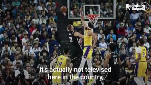 Феновете още се тълпят на мачовете на NBA, няма спонсори