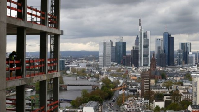 <p>
	Животът в големите градове на Германия става все по-труден за хората със средни и по-ниски доходи, които не успяват да &quot;догонят&quot; темпото на ръст на пазара на жилища. <em>Снимка: архив, Ройтерс</em></p>
