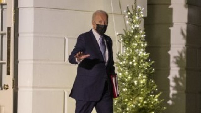 <p>
	<em>Снимка: Tasos Katopodis/UPI/Bloomberg</em></p>
