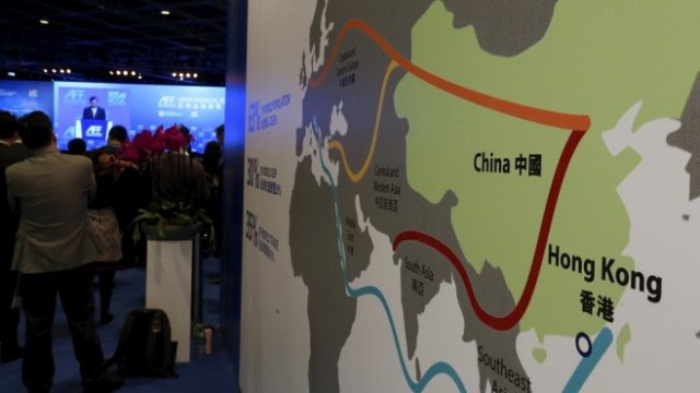 <p>
	Карта, изобразяваща Новия път на Коприната. <em>Снимка: Архив Ройтерс</em></p>
