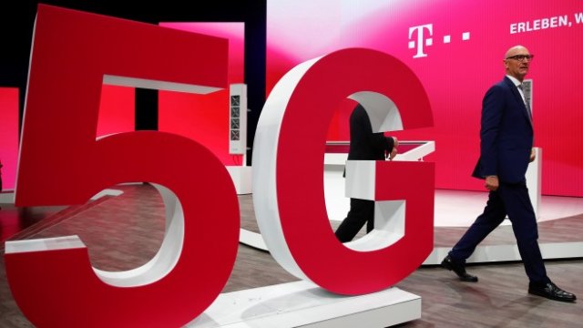 <p>
	Главният изпълнителен директор на Deutsche Telekom Тимотеус Хьотгес. Снимка: Ройтерс</p>
