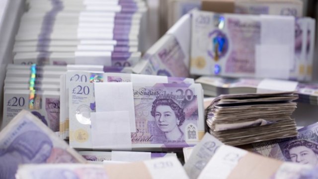 <p>
	Новите полимерни банкноти от 20 паунда. <em>Снимка: Bloomberg</em></p>
