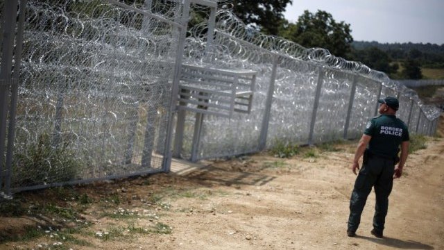 <p>
	Цялостната ограда по границата на България с Турция все още не е готова.<em> Снимка: архив, Ройтерс</em></p>
