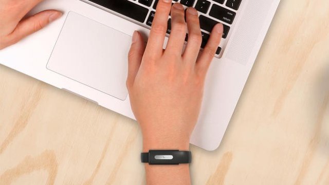 <p>
	Снимка: <em>Bionym</em></p>
