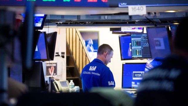 Слабите ръстове на Wall Street в сряда бяха заличени от слабото представяне в четвъртък. Снимка: Michael Nagle/Bloomberg