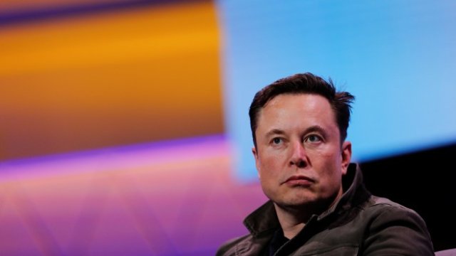 <p>
	Главният изпълнителен директор на Tesla Илон Мъск.&nbsp;<em>Снимка: Ройтерс</em></p>
