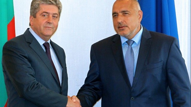 <p>
	Георги Първанов и Бойко Борисов. <em>Снимка: БТА</em></p>
