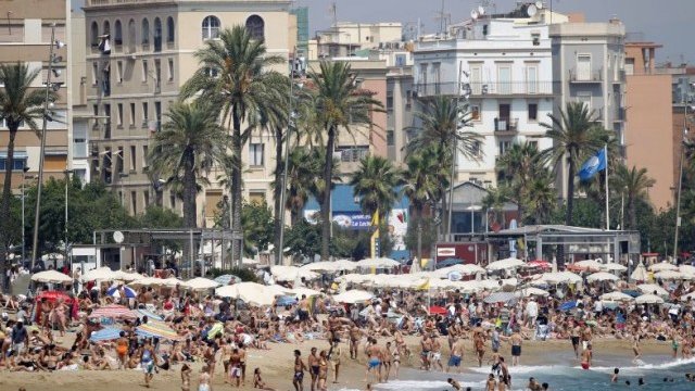 <p>
	Купувачите се възползват от срива на пазара на имоти в Испания.<em> Снимка: Ройтерс</em></p>
