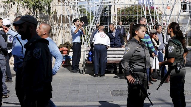 <p>
	Израелски сили за сигурност в Йерусалим. <em>Снимка: Ройтерс</em></p>
