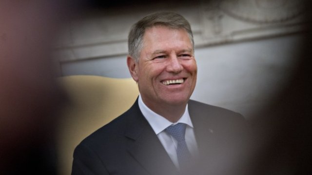 <p>
	Румънският президент Клаус Йоханис. <em>Снимка: Andrew Harrer/Bloomberg</em></p>
