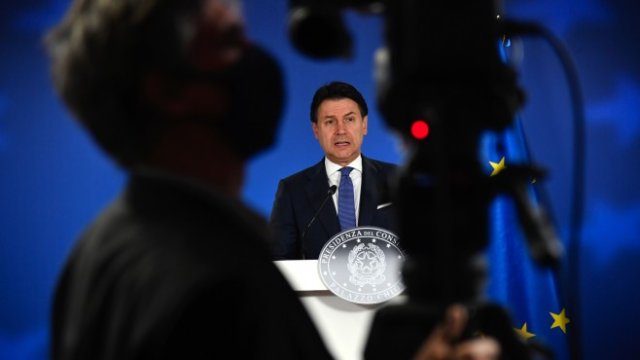 <p>
	Джузепе Конте. <em>Снимка: Bloomberg L.P.</em></p>
