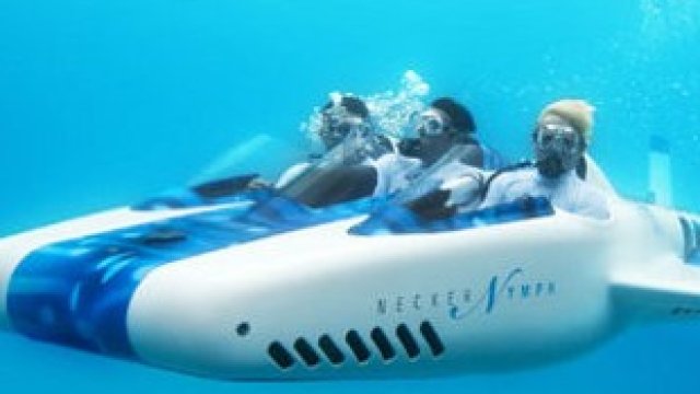 <p style="text-align: center;">
	Подводницата на Ричард Брансън.&nbsp;<em>Снимка: www.neckerisland.virgin.com</em></p>
