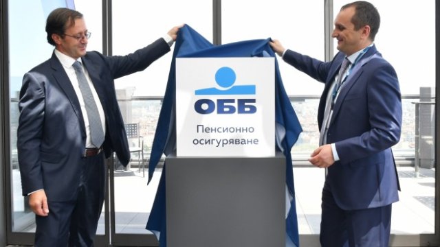 <p>
	Николай Стойков (вляво) и Коста Чолаков (вдясно). <em>Снимка: ОББ</em></p>
