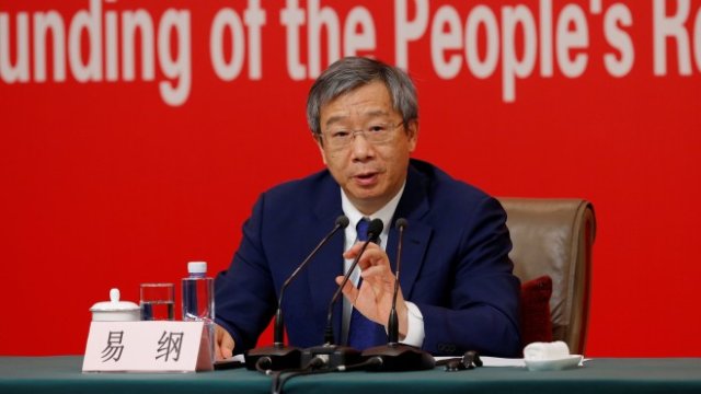 <p>
	Гуверньорът на централната банка на Китай И Ганг.&nbsp;<em>Снимка: Ройтерс</em></p>
